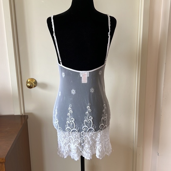 Linda Lingerie White Lace Plunge V Slip Sz S EUC - Picture 4 of 10